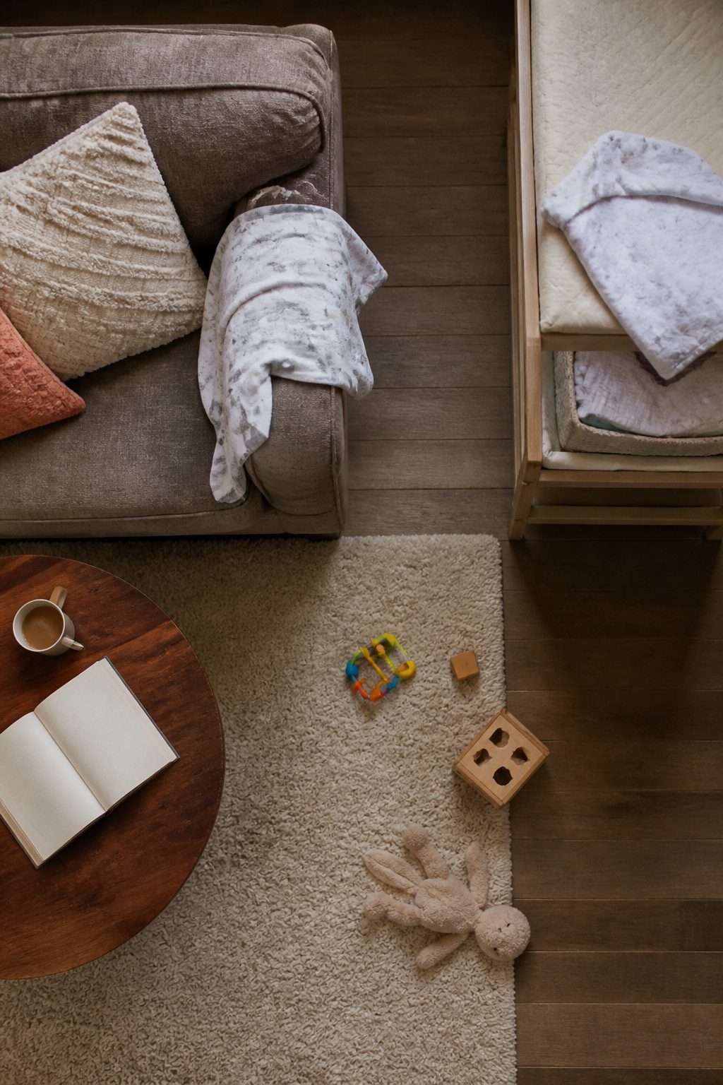 Receiving Blanket vs Swaddle Blanket: 5 Differences That Actually Matter 5 Various uses for receiving blankets after the newborn phase.